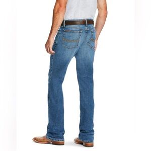 Wrangler Relaxed Stretch Legacy Boot Cut 32 x 30 Mid Blue Denim